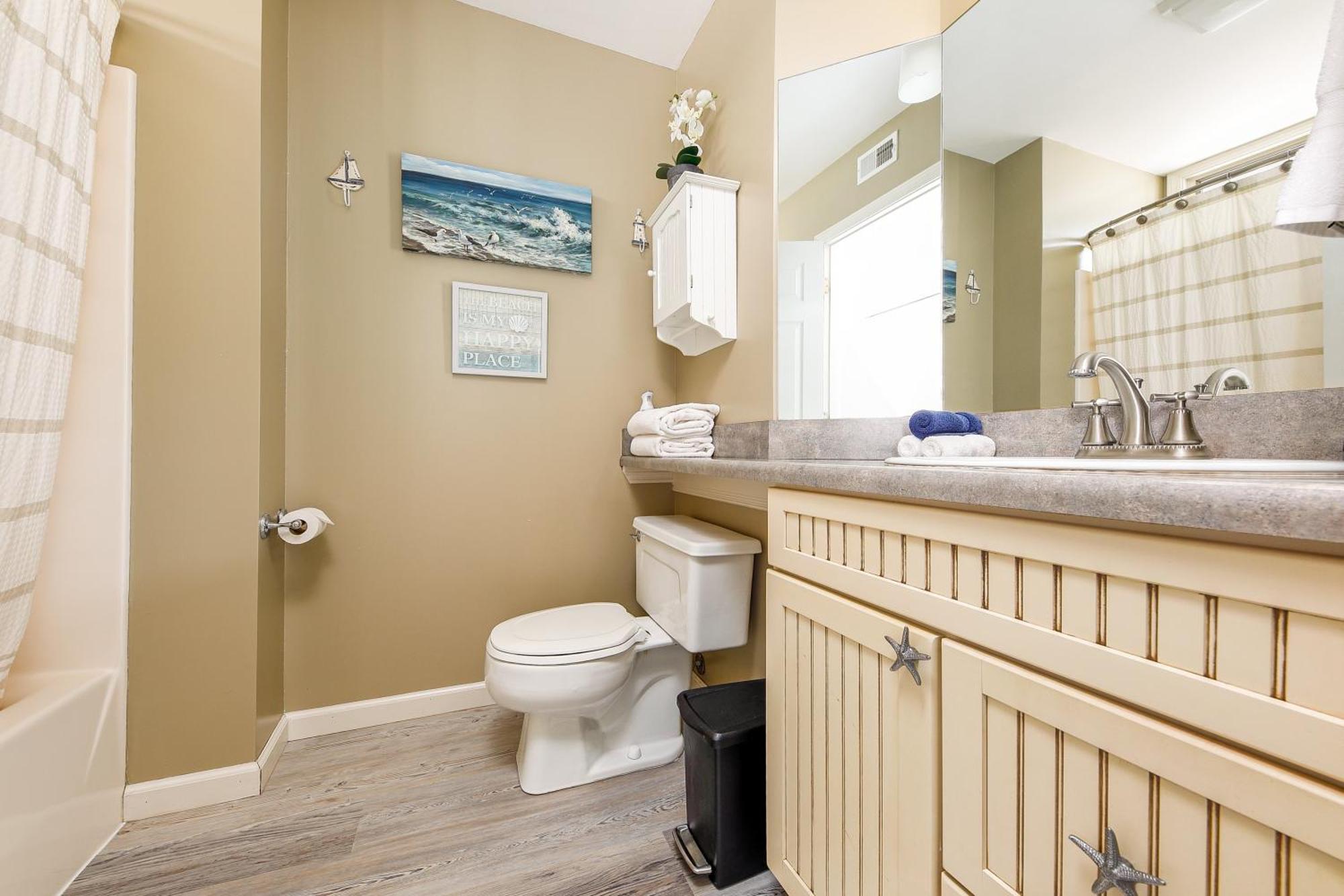 Gorgeous 2 Bedroom Lake View Condo Traverse Stadt Exterior foto