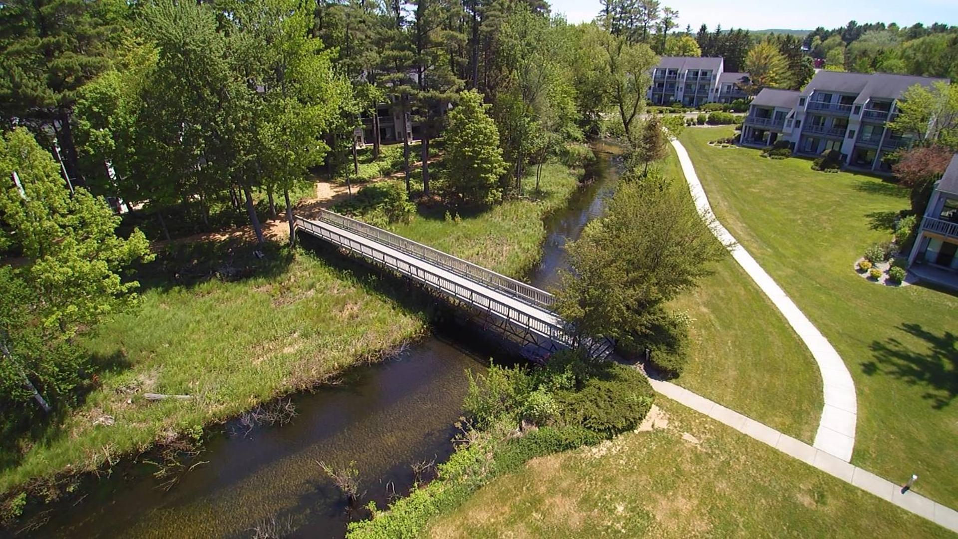 Gorgeous 2 Bedroom Lake View Condo Traverse Stadt Exterior foto