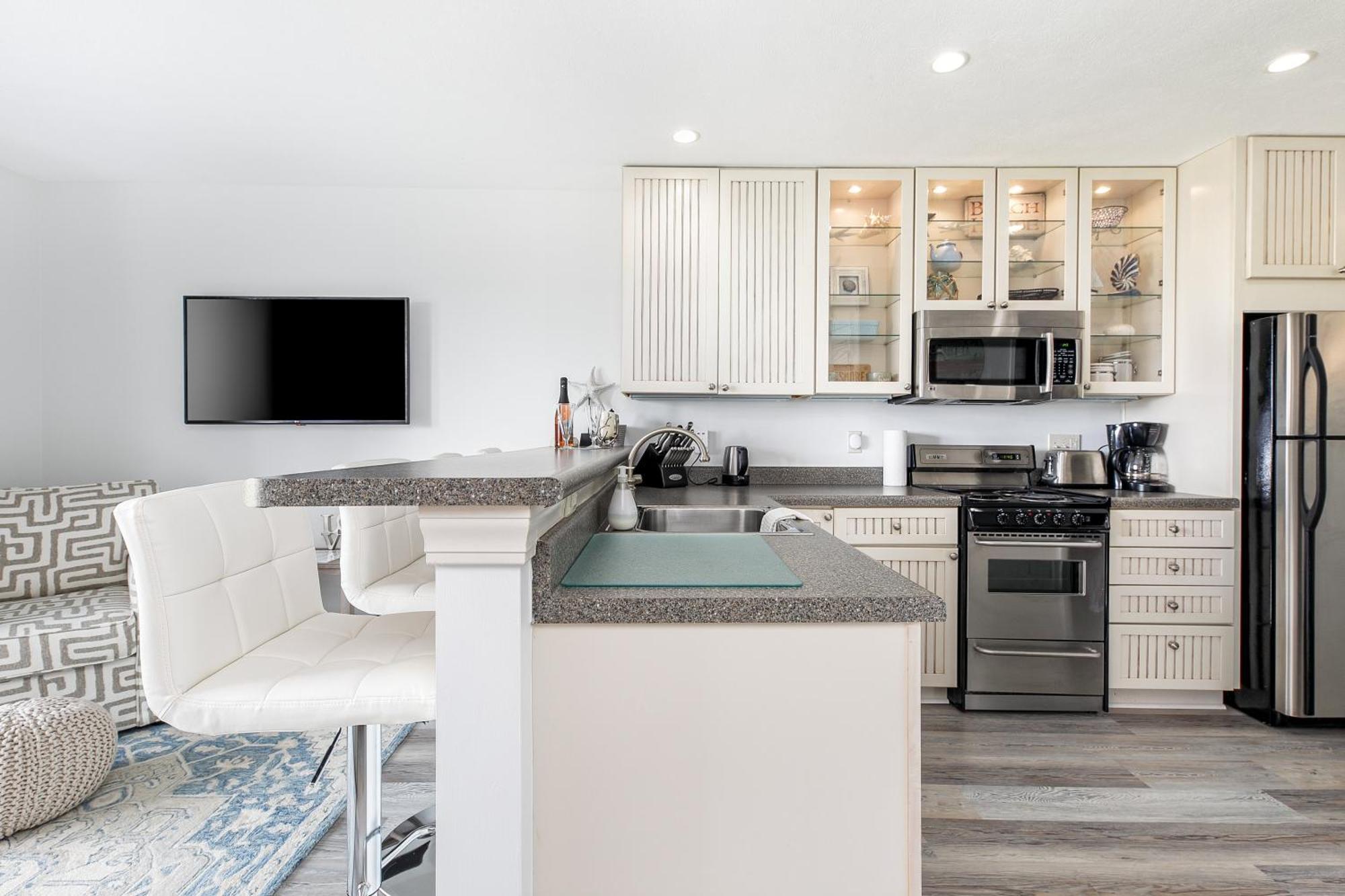 Gorgeous 2 Bedroom Lake View Condo Traverse Stadt Exterior foto