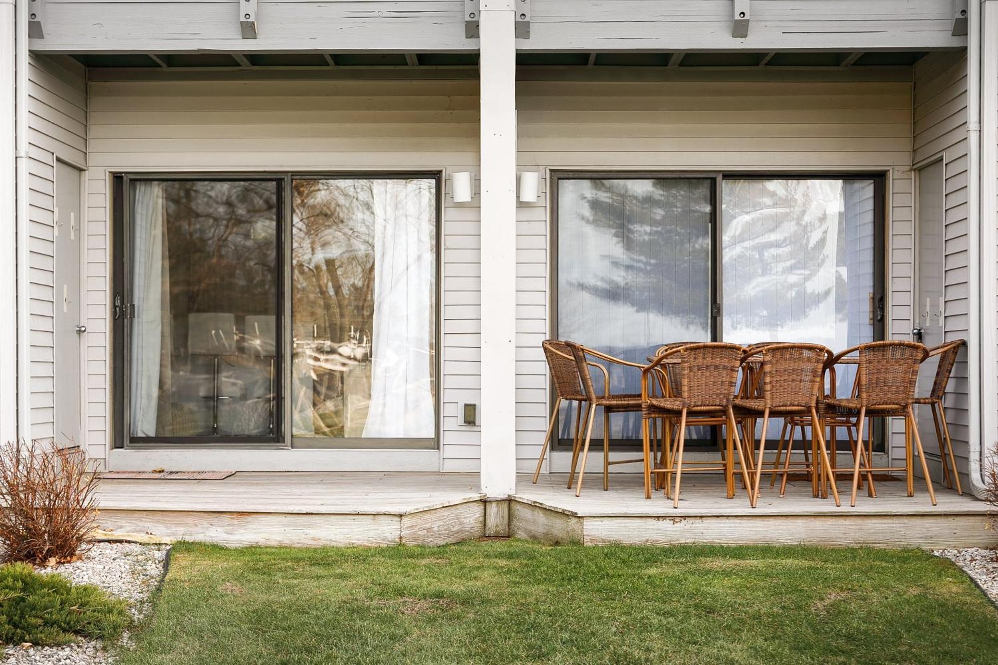 Gorgeous 2 Bedroom Lake View Condo Traverse Stadt Exterior foto